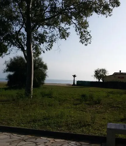 Russo Nyaraló Villapiana